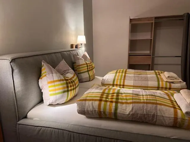 Am Paulsberg 公寓 *